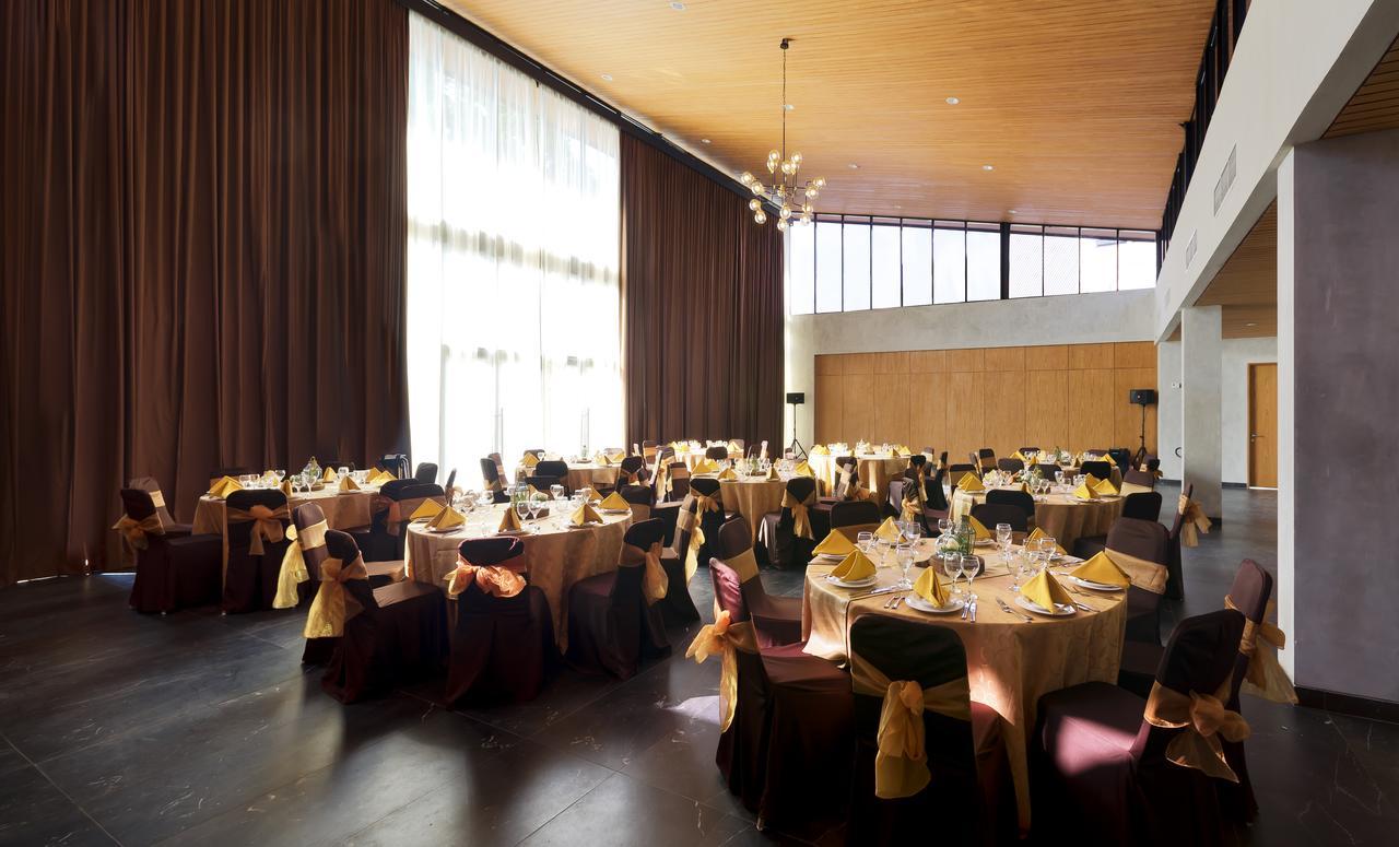 Aviary Bintaro Otel Serpong Dış mekan fotoğraf